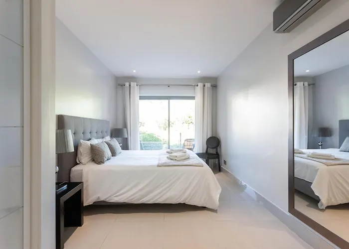 Pine Hills Βιλαμούρα