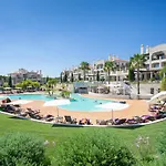Pine Hills فيلة